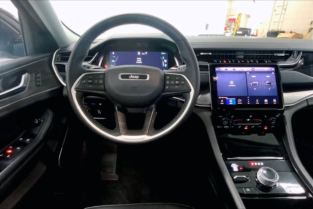 Thumbnail: 2022 Jeep Grand Cherokee - 12