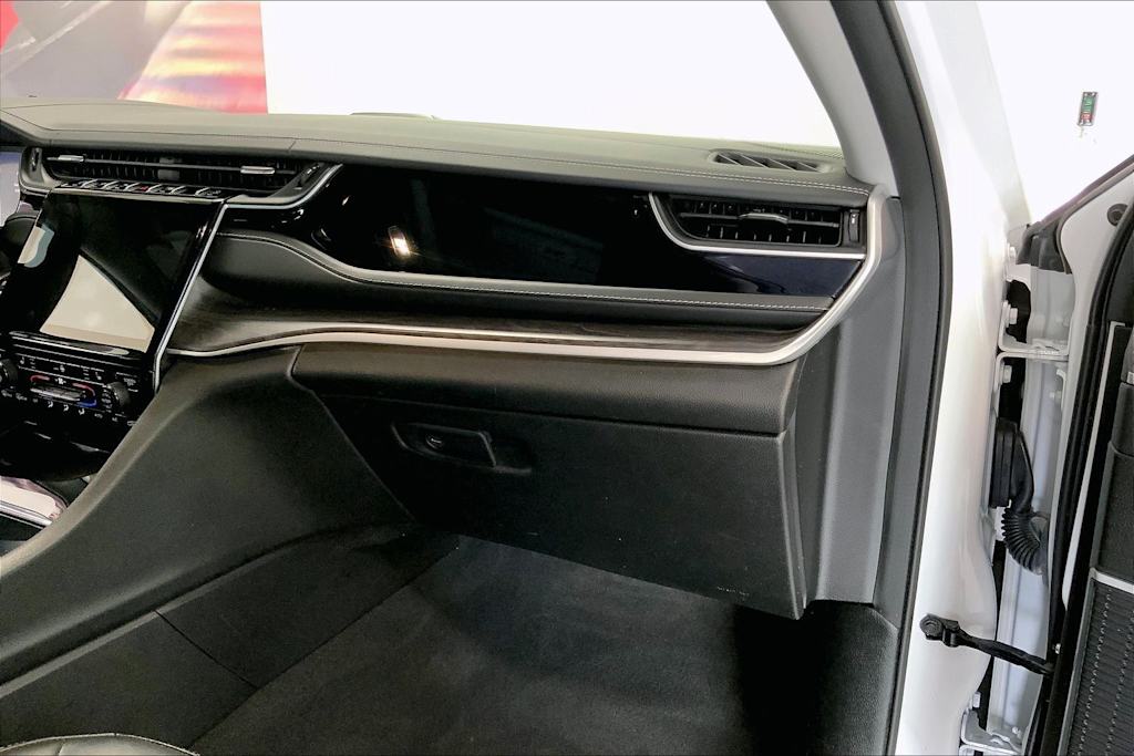 Thumbnail: 2022 Jeep Grand Cherokee - 20