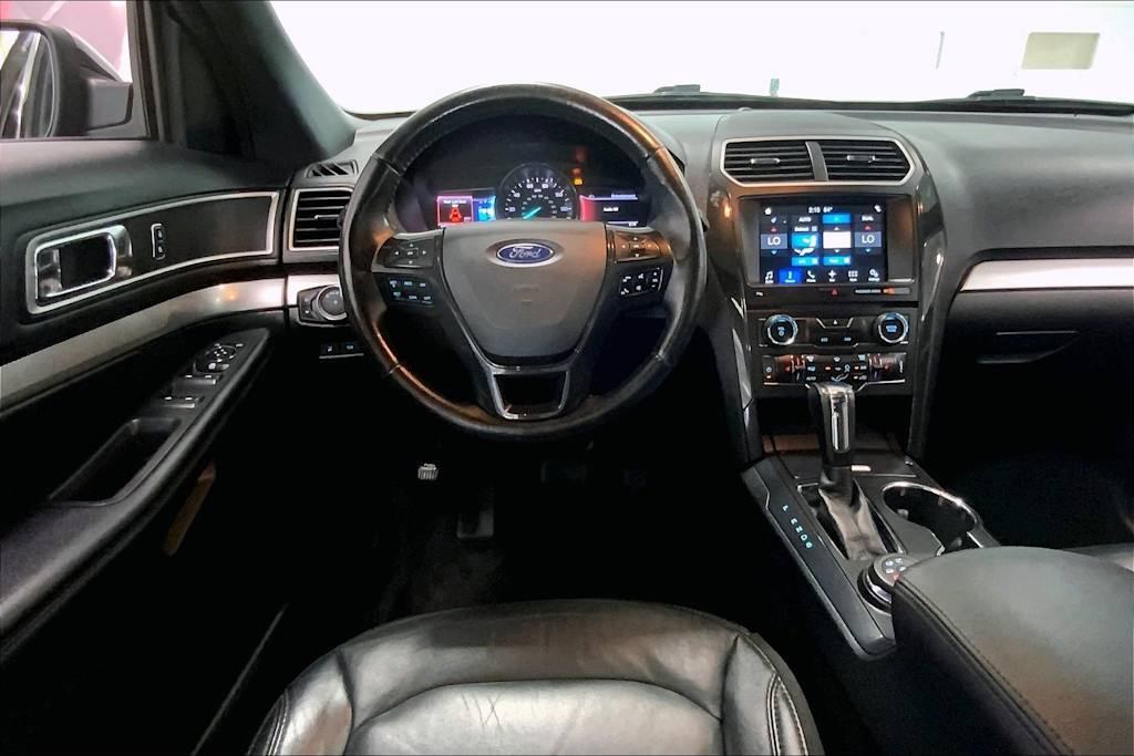 Thumbnail: 2017 Ford Explorer - 12