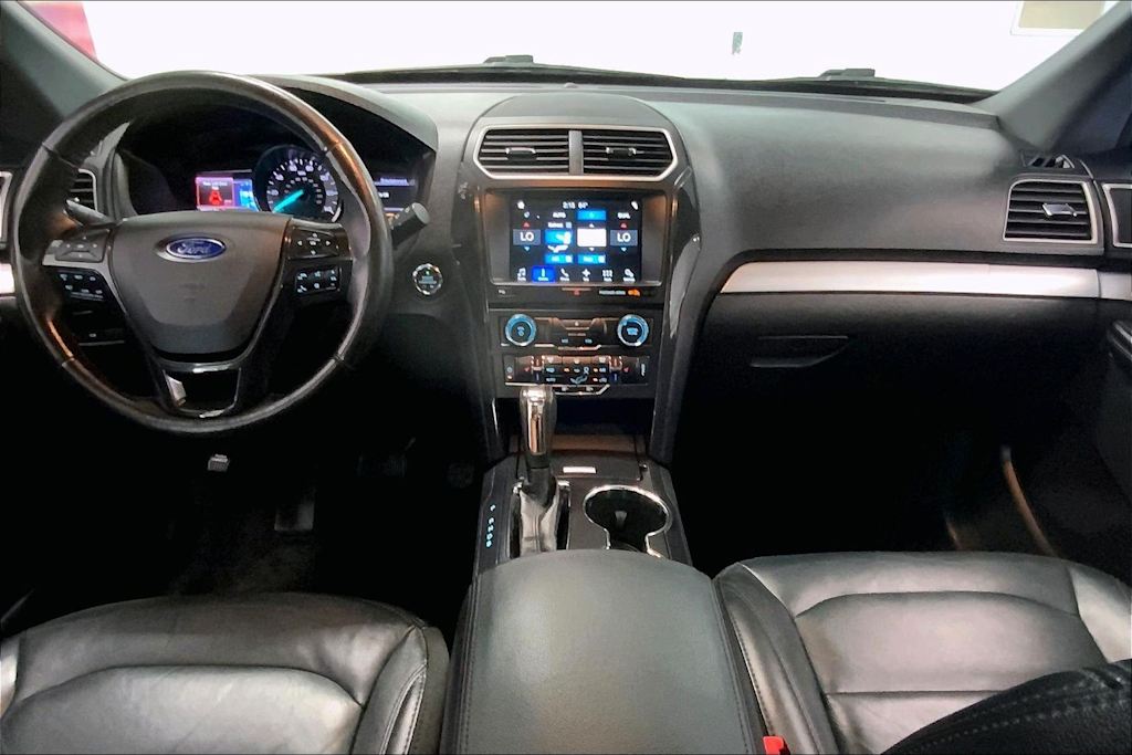Thumbnail: 2017 Ford Explorer - 8