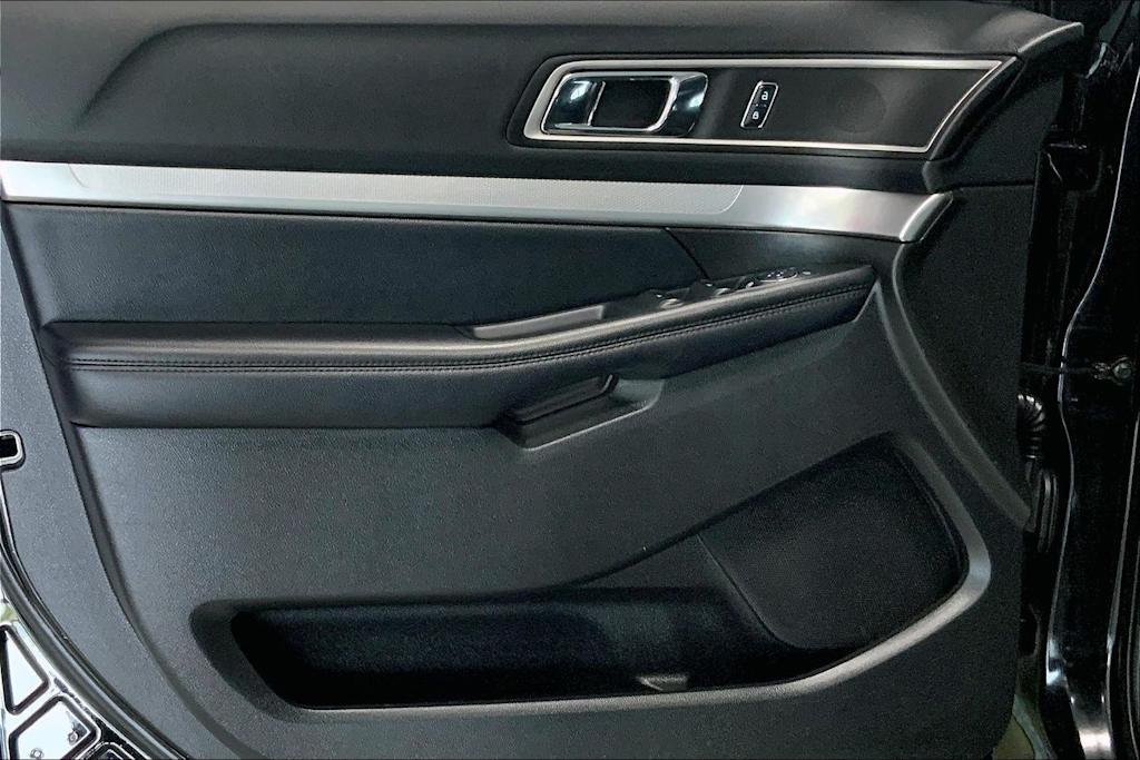 Thumbnail: 2017 Ford Explorer - 24