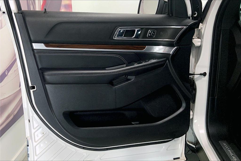 Thumbnail: 2018 Ford Explorer - 25