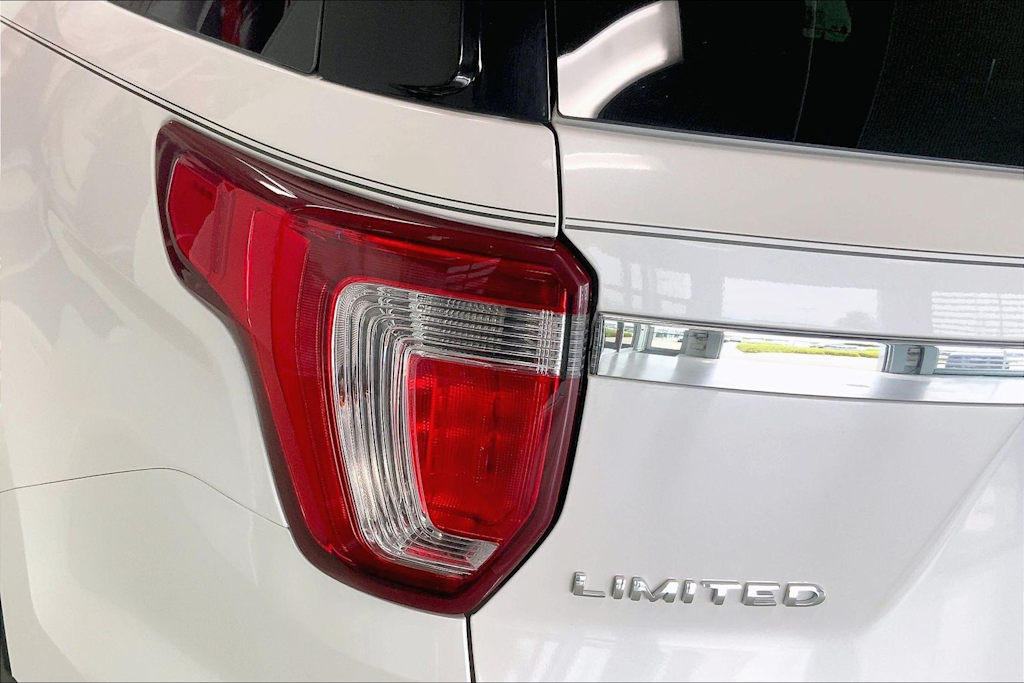 Thumbnail: 2018 Ford Explorer - 7