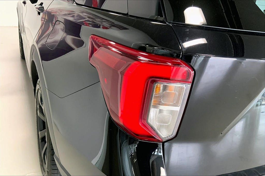 Thumbnail: 2022 Ford Explorer - 28