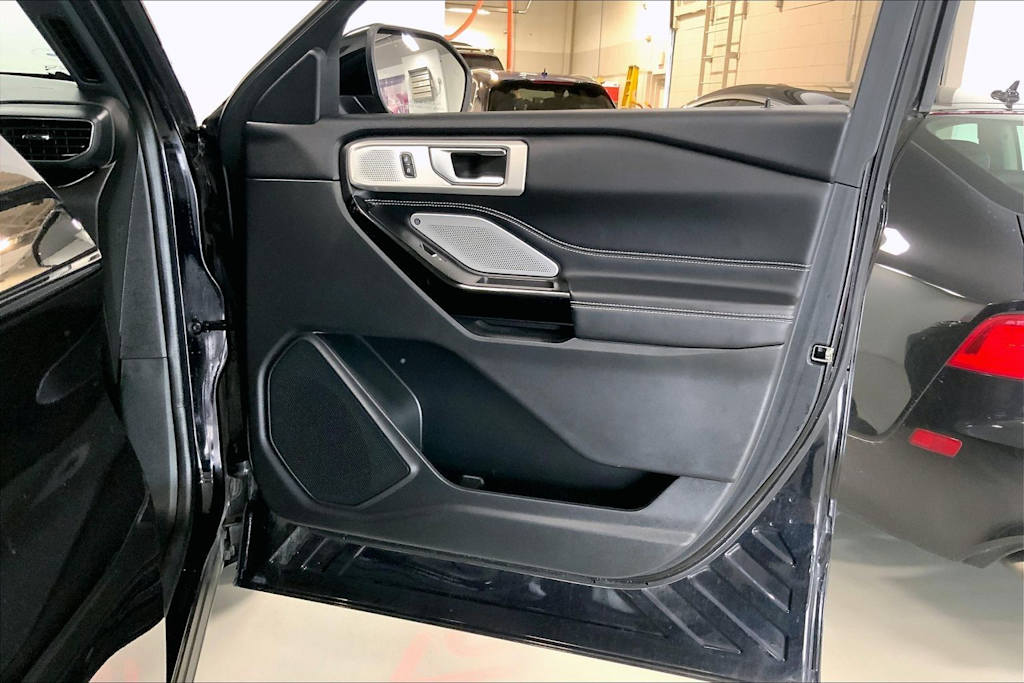 Thumbnail: 2022 Ford Explorer - 25