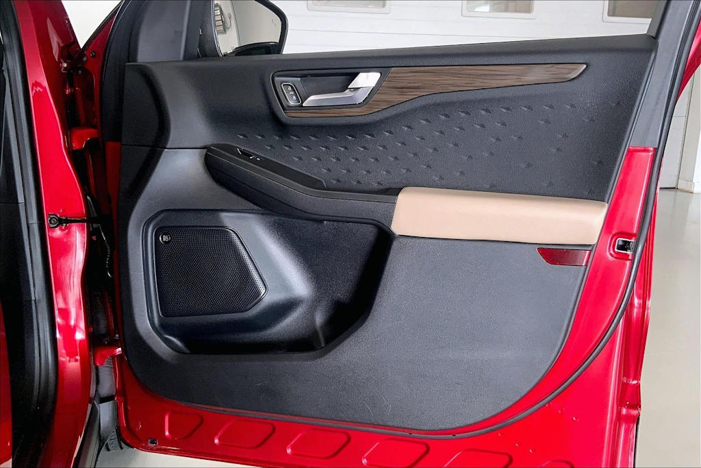 Thumbnail: 2020 Ford Escape - 25