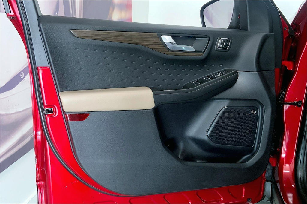 Thumbnail: 2020 Ford Escape - 24