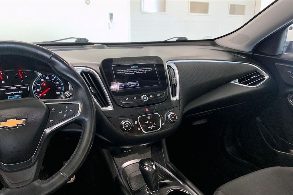 Thumbnail: 2017 Chevrolet Malibu - 14