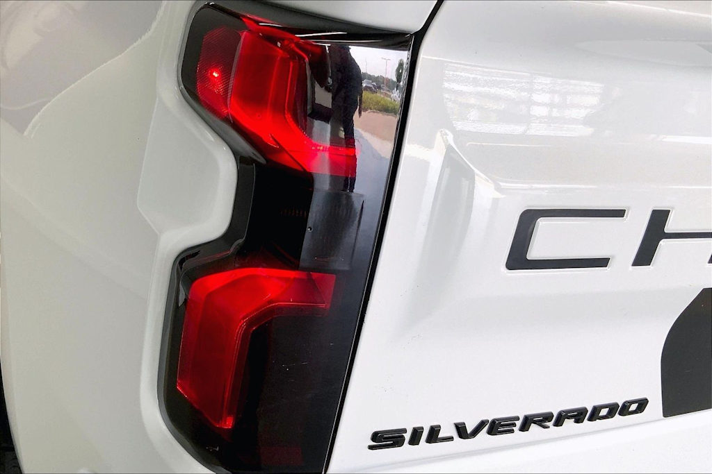 Thumbnail: 2020 Chevrolet Silverado 1500 - 26
