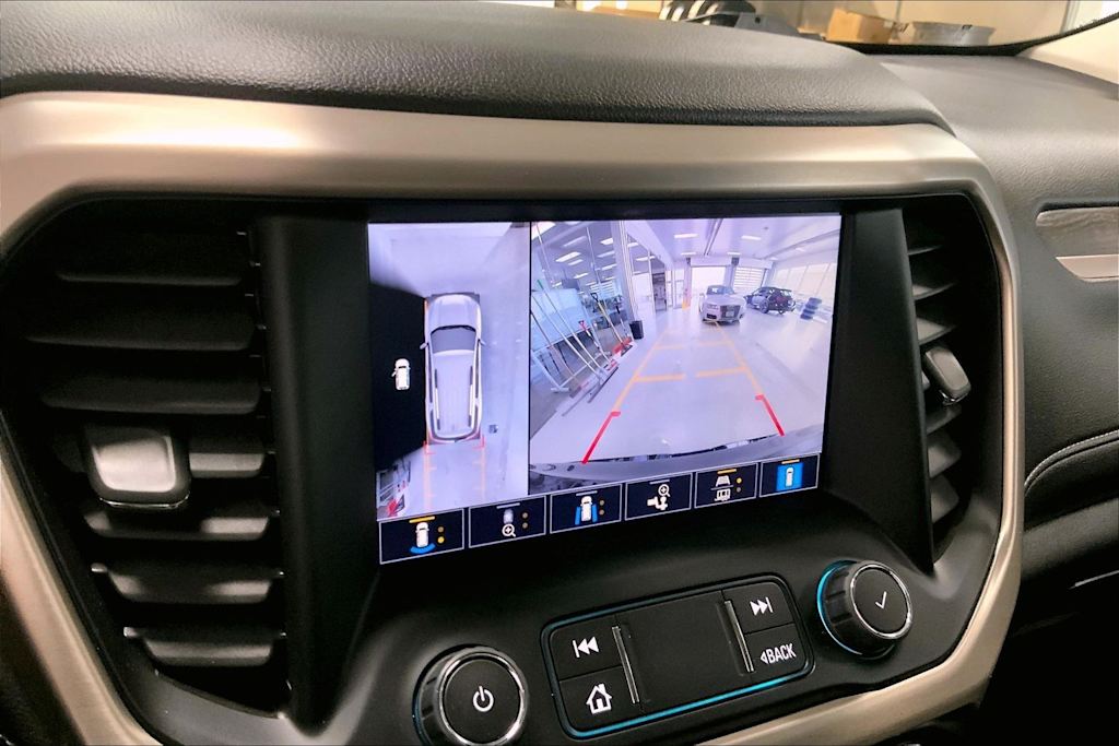 Thumbnail: 2022 GMC Acadia - 23