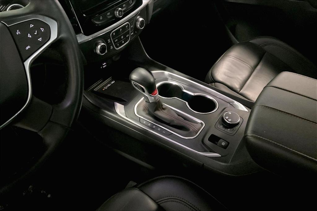 Thumbnail: 2023 Chevrolet Traverse - 16