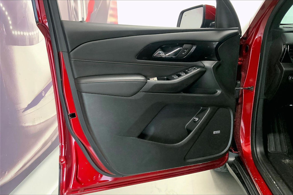 Thumbnail: 2023 Chevrolet Traverse - 25