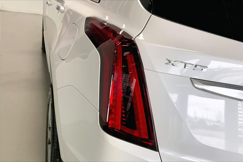 Thumbnail: 2023 Cadillac XT5 - 29