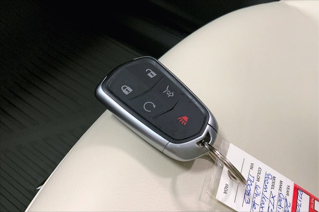 Thumbnail: 2023 Cadillac XT5 - 19