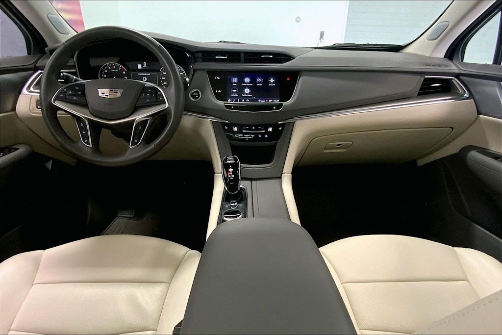 Thumbnail: 2023 Cadillac XT5 - 9