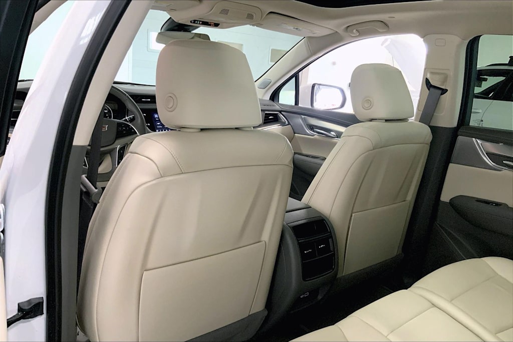 Thumbnail: 2023 Cadillac XT5 - 12