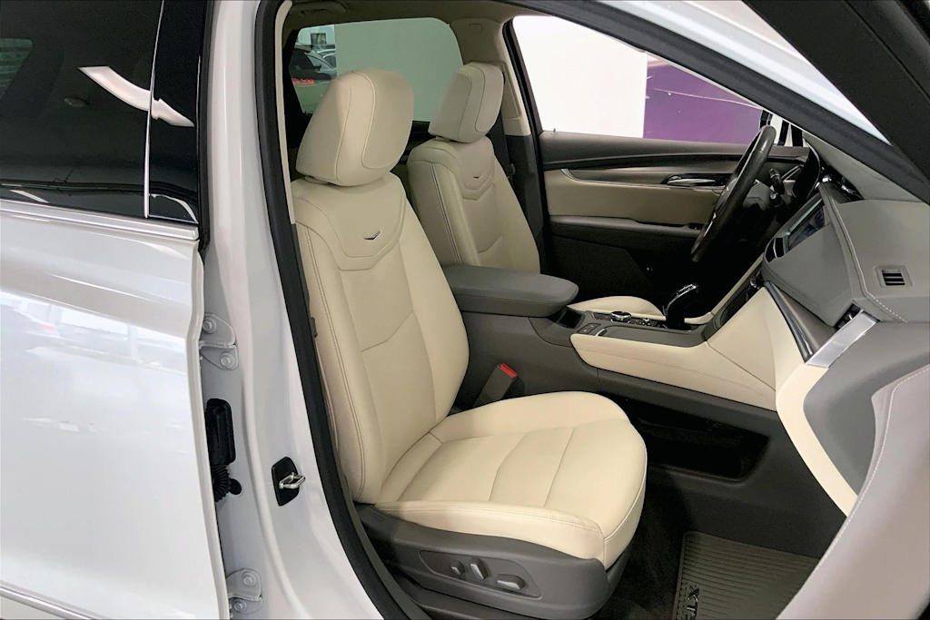 Thumbnail: 2023 Cadillac XT5 - 11