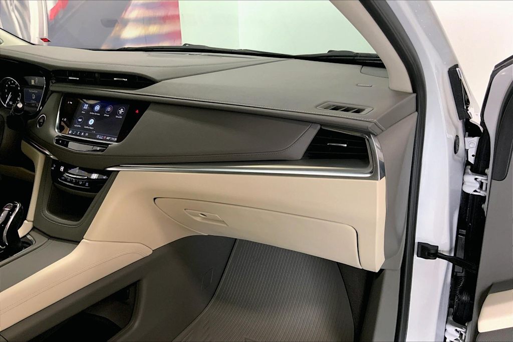 Thumbnail: 2023 Cadillac XT5 - 21