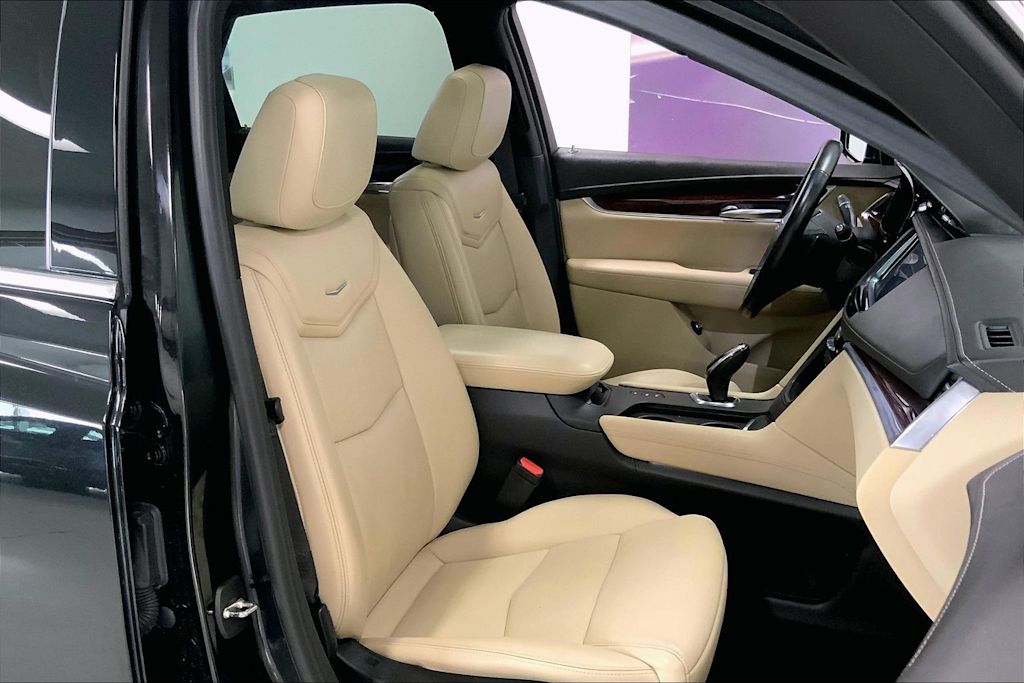 Thumbnail: 2019 Cadillac XT5 - 11