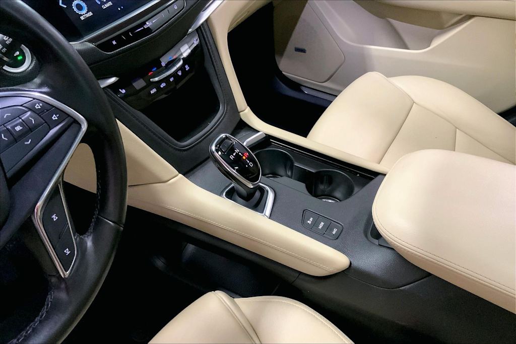 Thumbnail: 2019 Cadillac XT5 - 16