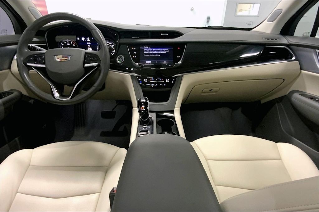 Thumbnail: 2023 Cadillac XT6 - 9