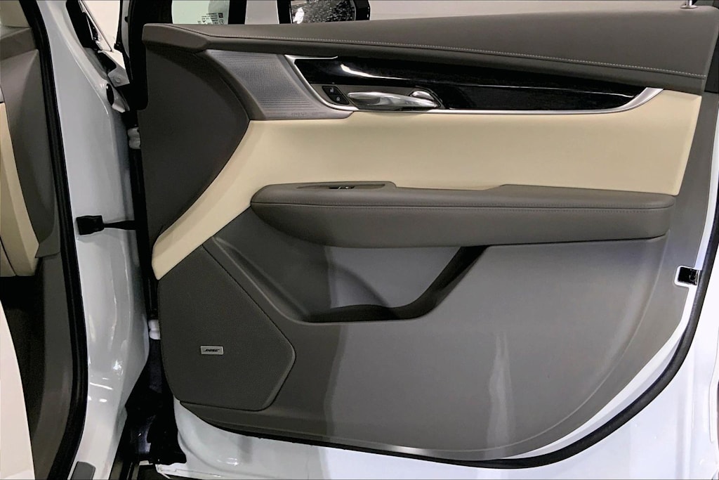Thumbnail: 2023 Cadillac XT6 - 26