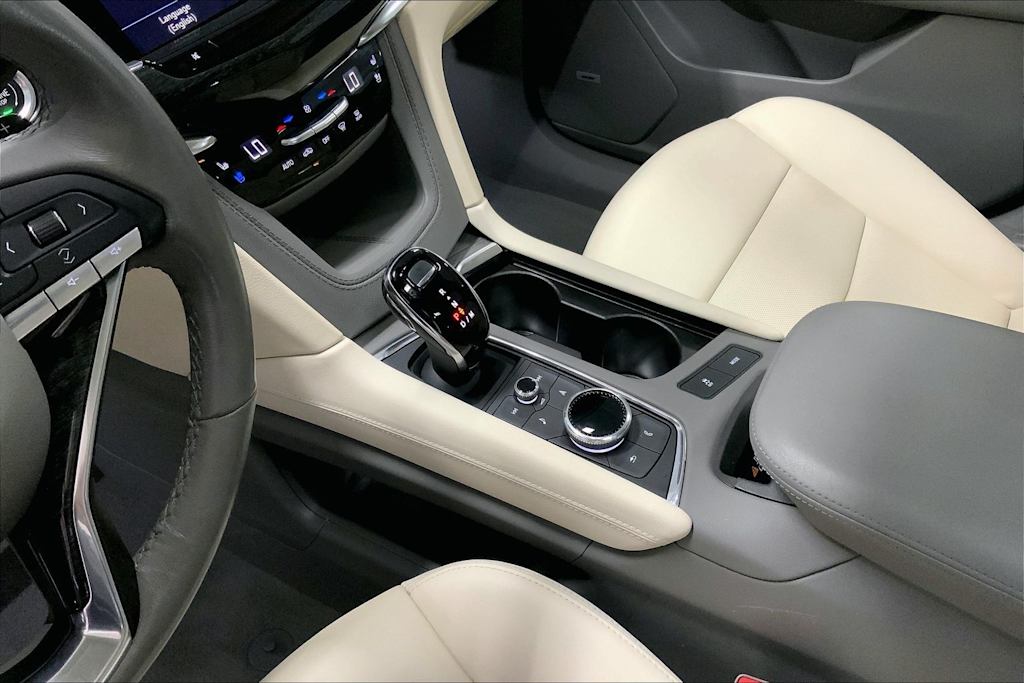 Thumbnail: 2023 Cadillac XT6 - 16