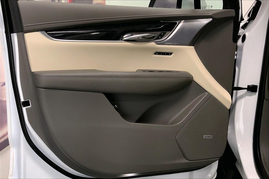 Thumbnail: 2023 Cadillac XT6 - 25