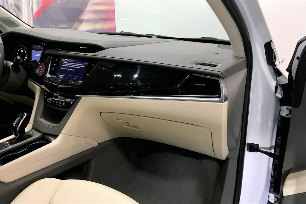 Thumbnail: 2023 Cadillac XT6 - 22