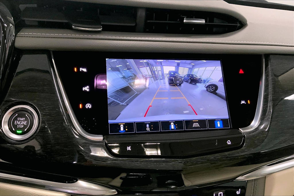 Thumbnail: 2023 Cadillac XT6 - 15