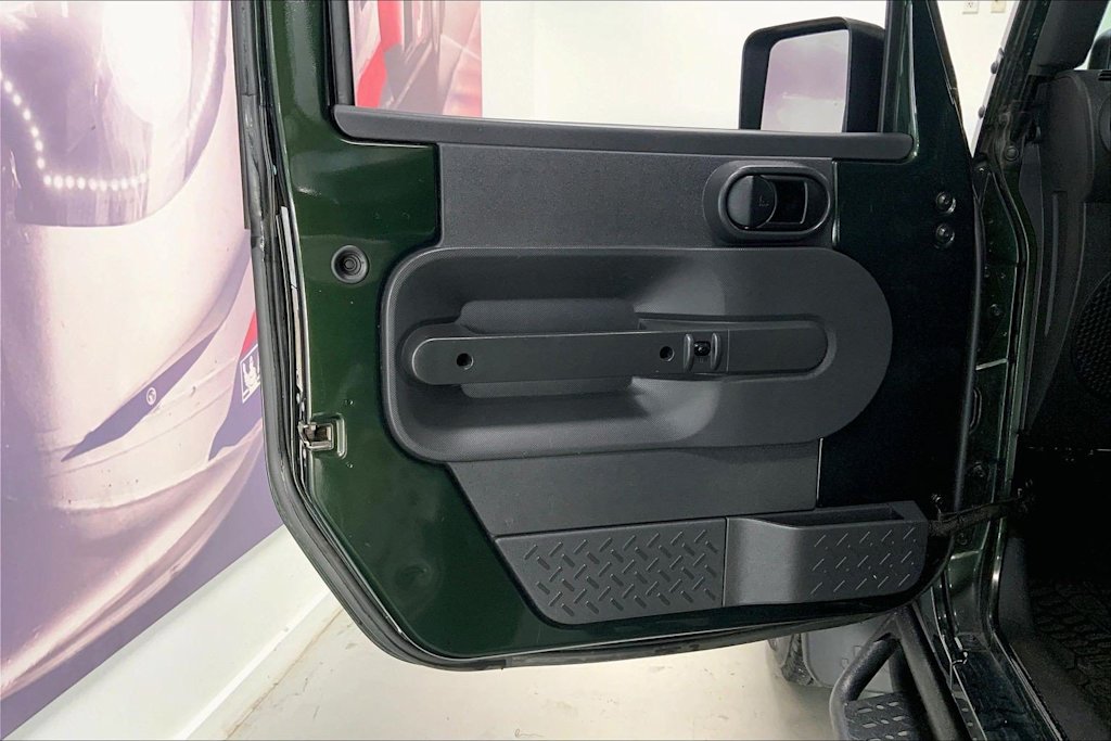Thumbnail: 2010 Jeep Wrangler - 22