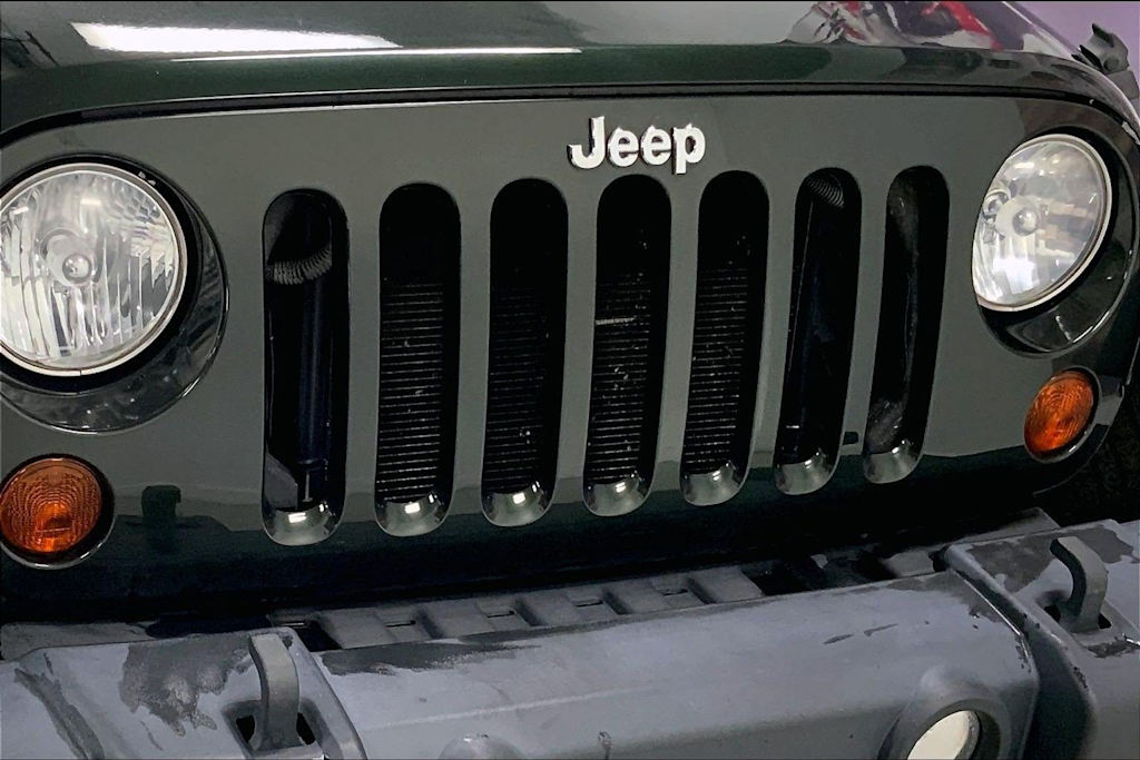 Thumbnail: 2010 Jeep Wrangler - 8