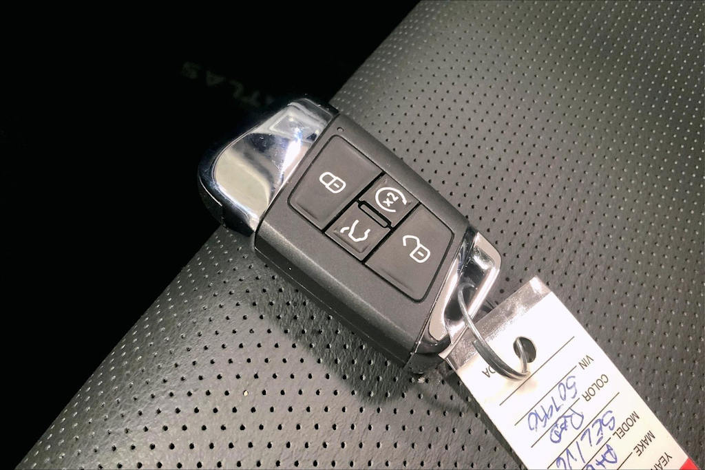 Thumbnail: 2023 Volkswagen Atlas - 19