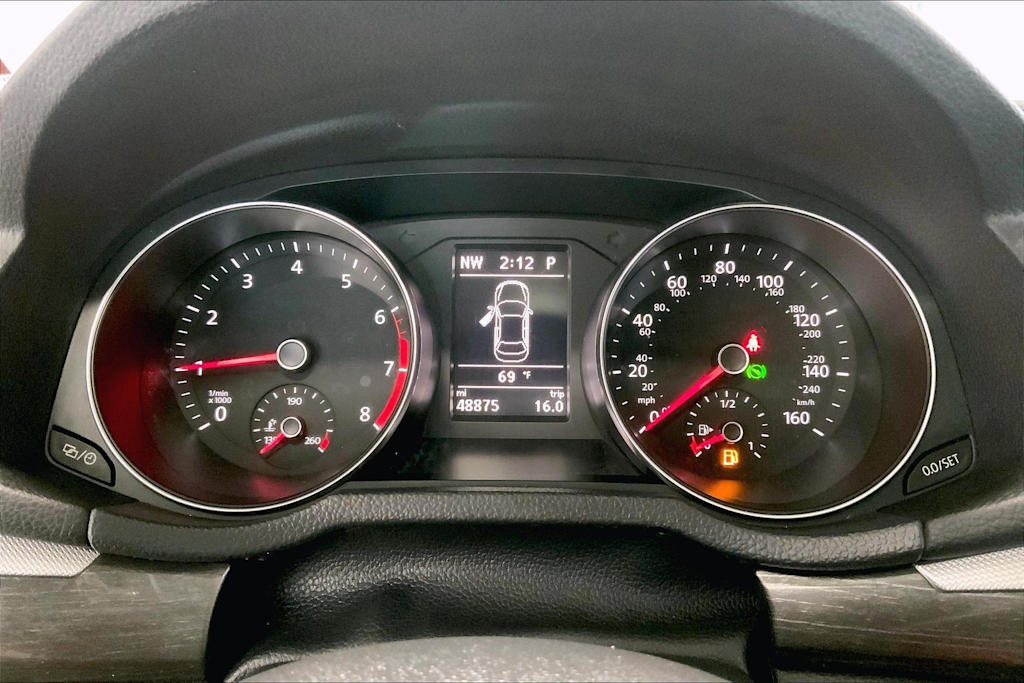 Thumbnail: 2018 Volkswagen Passat - 17