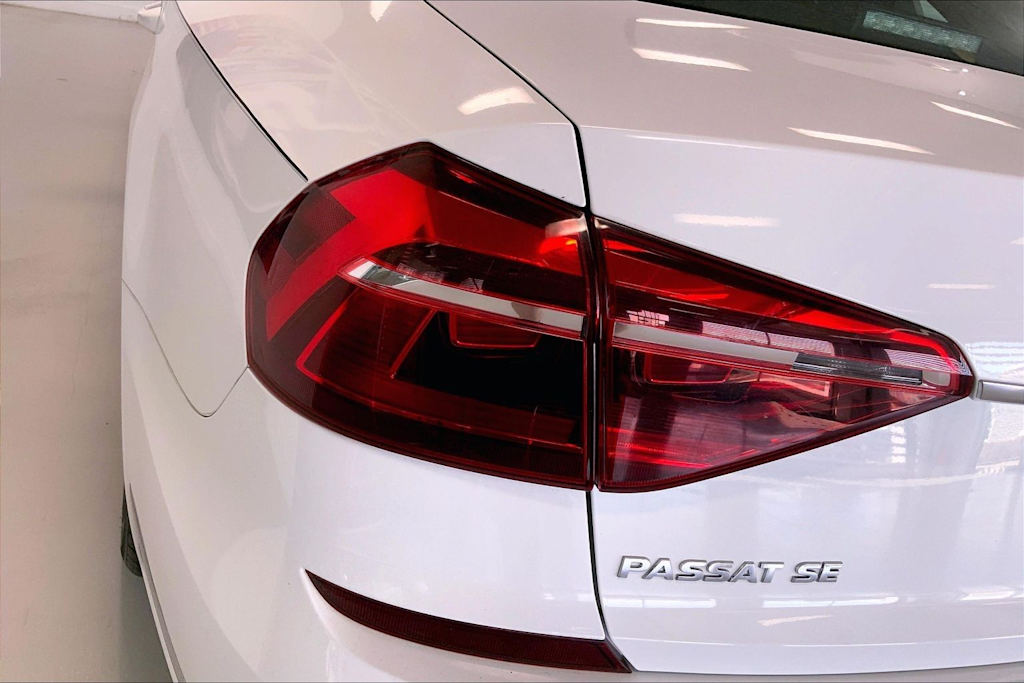 Thumbnail: 2018 Volkswagen Passat - 30