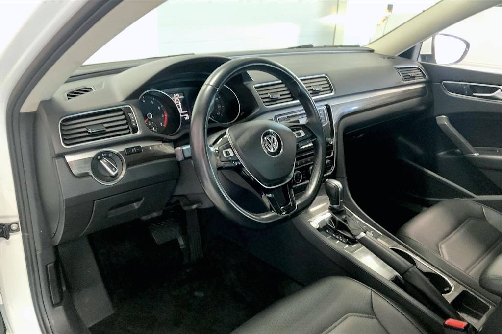 Thumbnail: 2018 Volkswagen Passat - 2