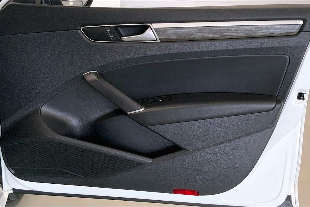 Thumbnail: 2018 Volkswagen Passat - 26