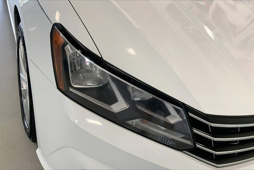 Thumbnail: 2018 Volkswagen Passat - 29