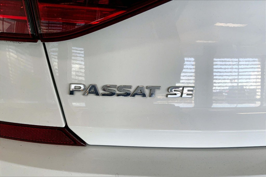 Thumbnail: 2018 Volkswagen Passat - 7