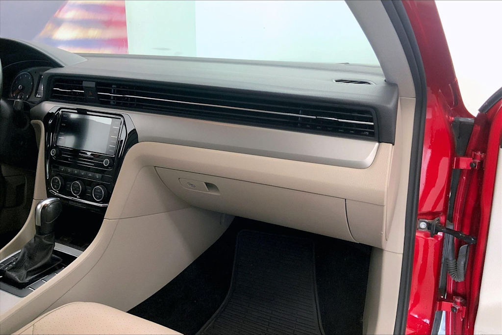 Thumbnail: 2021 Volkswagen Passat - 20