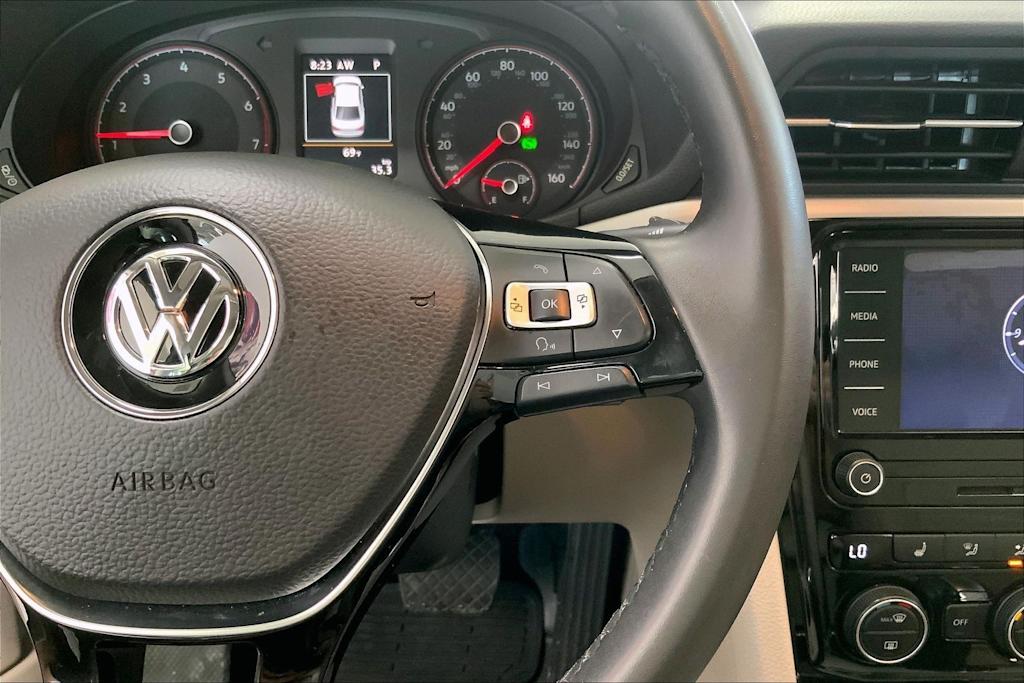 Thumbnail: 2021 Volkswagen Passat - 22