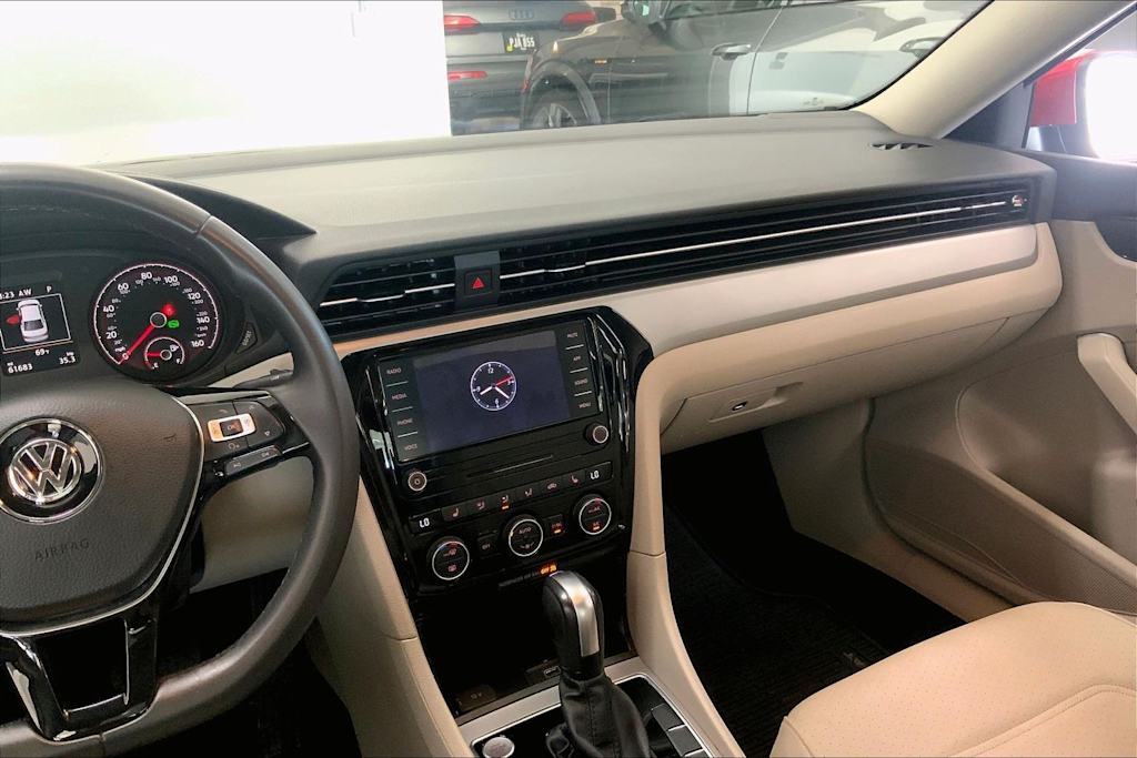 Thumbnail: 2021 Volkswagen Passat - 12
