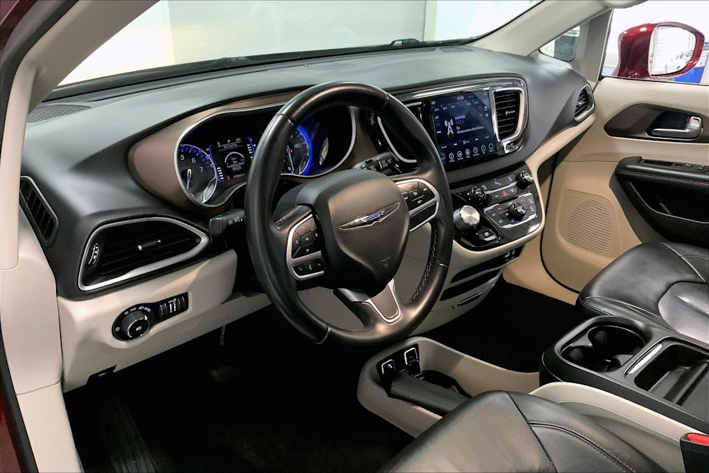 Thumbnail: 2018 Chrysler Pacifica - 13