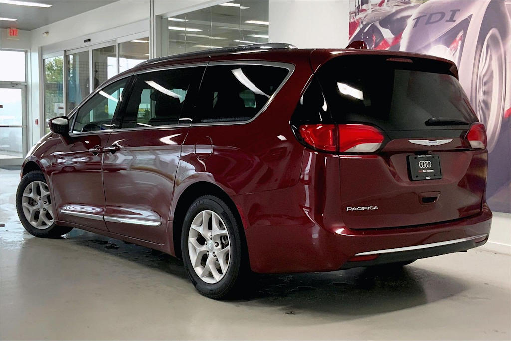 Thumbnail: 2018 Chrysler Pacifica - 14