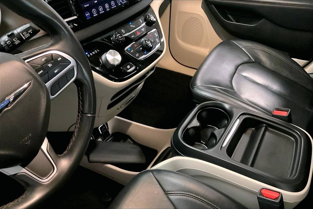 Thumbnail: 2018 Chrysler Pacifica - 19
