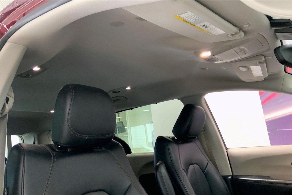 Thumbnail: 2018 Chrysler Pacifica - 27