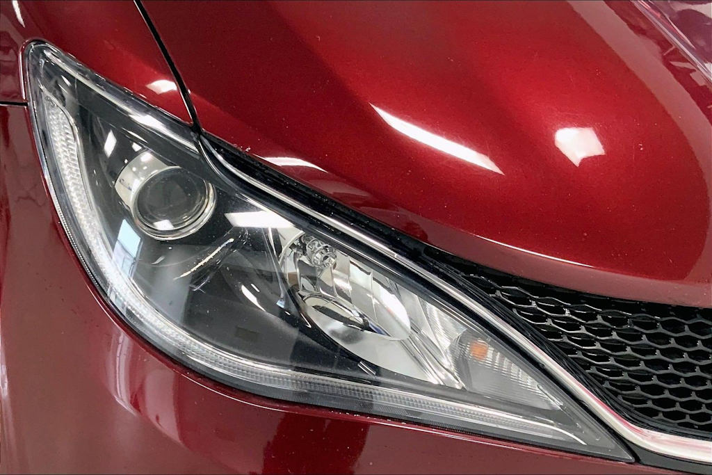 Thumbnail: 2018 Chrysler Pacifica - 28