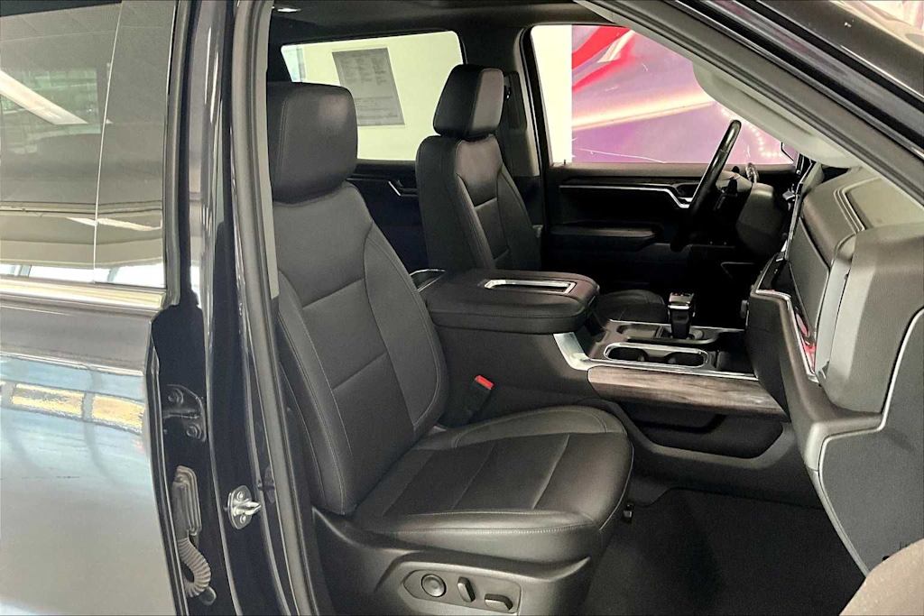 Thumbnail: 2022 Chevrolet Silverado 1500 - 19