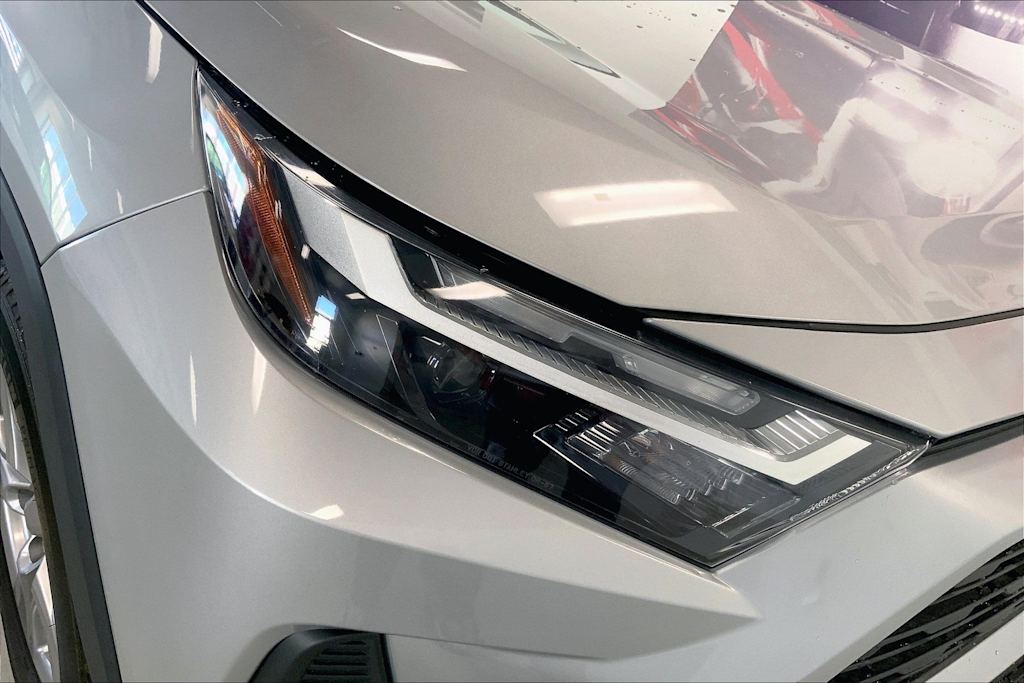 Thumbnail: 2022 Toyota RAV4 - 28