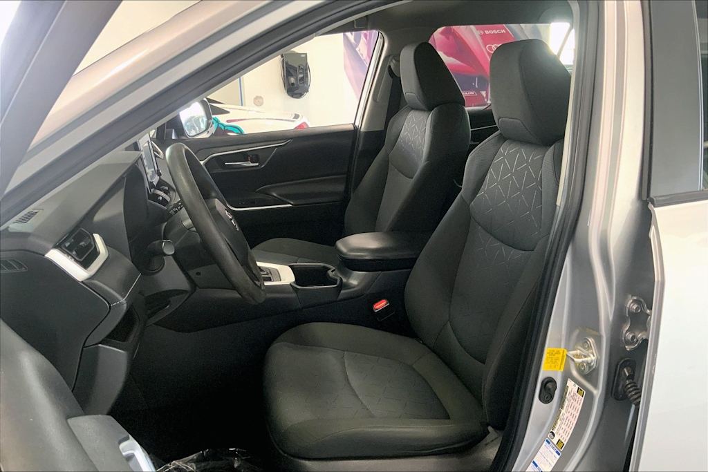 Thumbnail: 2022 Toyota RAV4 - 10